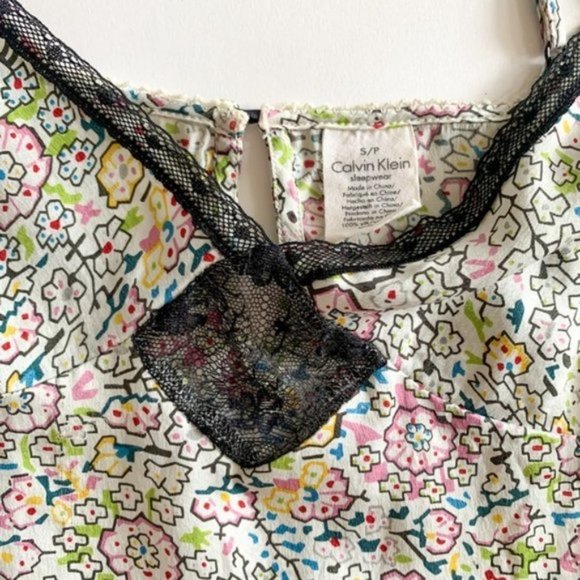[SOLD] Calvin Klein 100% Silk Floral Print Tank Top Ajustable Straps Lace Detai… - Picture 3 of 5